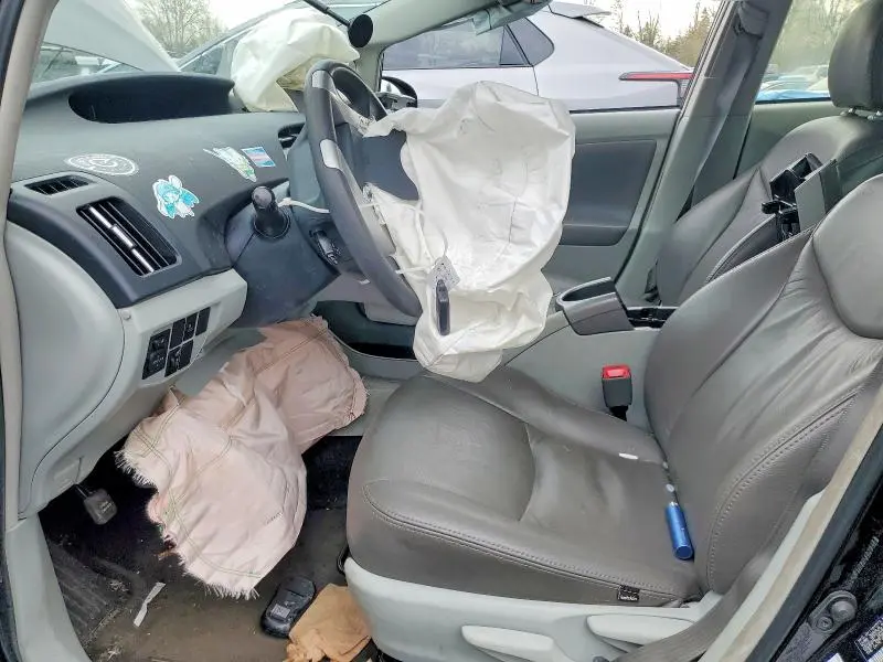 2013 TOYOTA PRIUS THREE  
