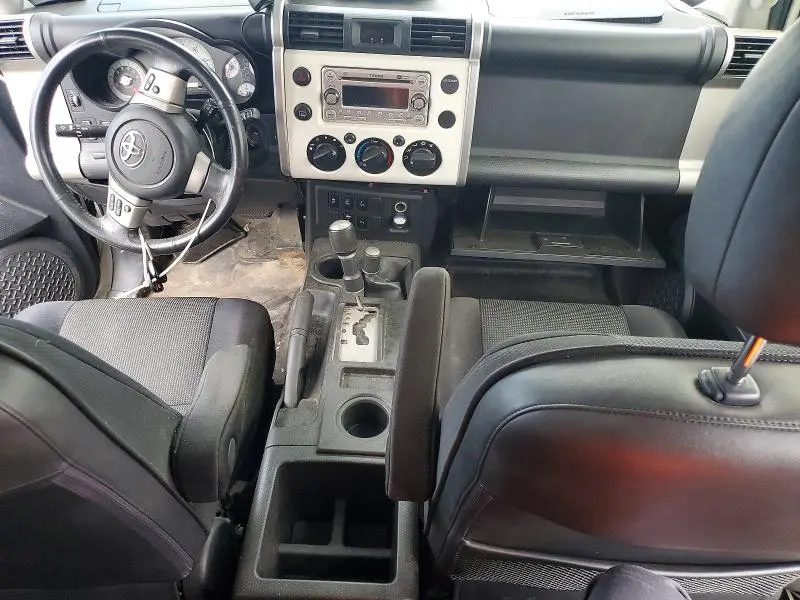 2013 TOYOTA FJ CRUISER BASE  