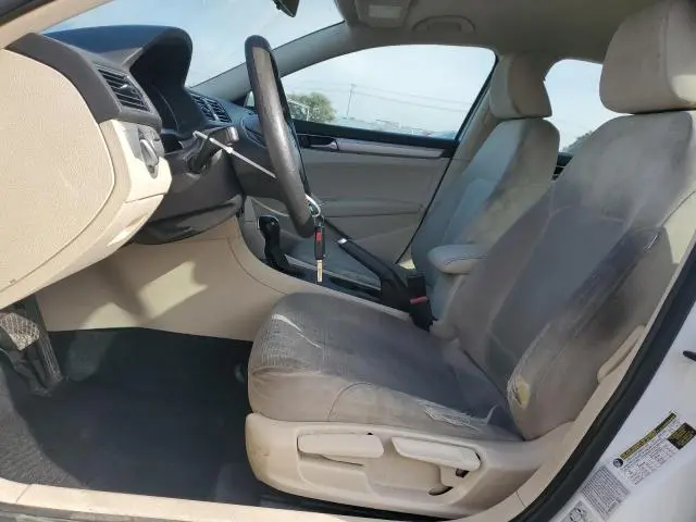 2017 VOLKSWAGEN PASSAT S  