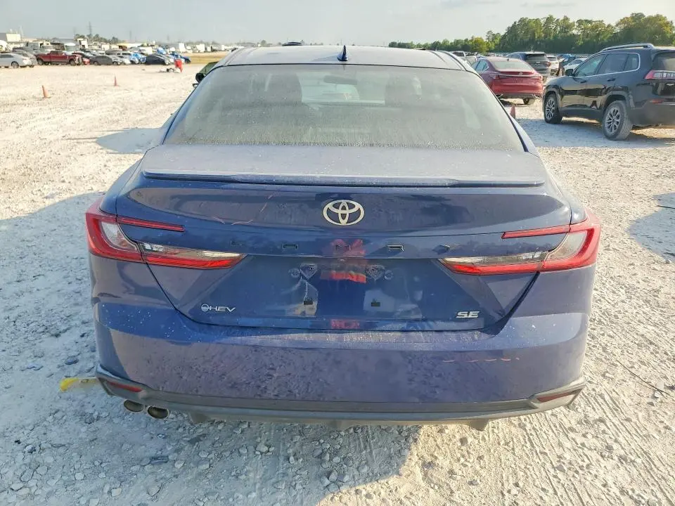 2025 TOYOTA CAMRY SE  