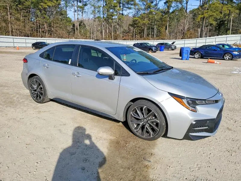 2021 TOYOTA COROLLA SE  