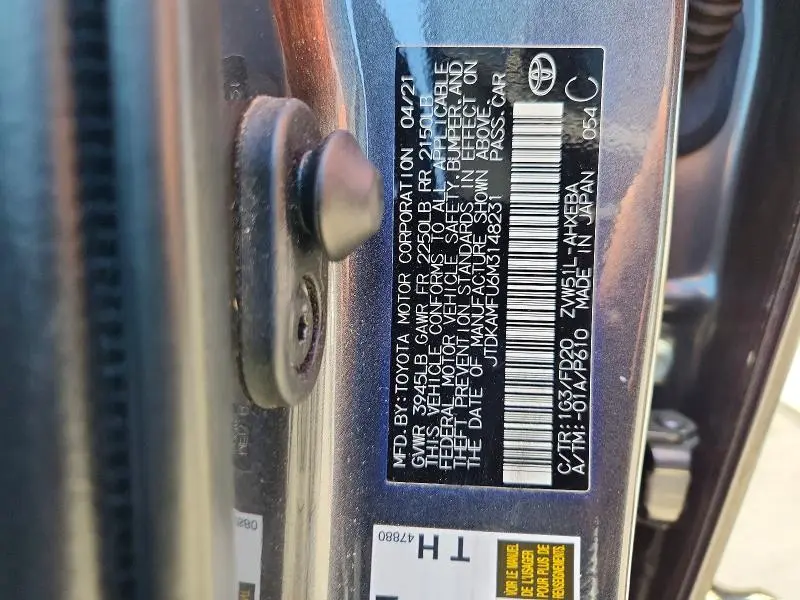 2021 TOYOTA PRIUS LE  