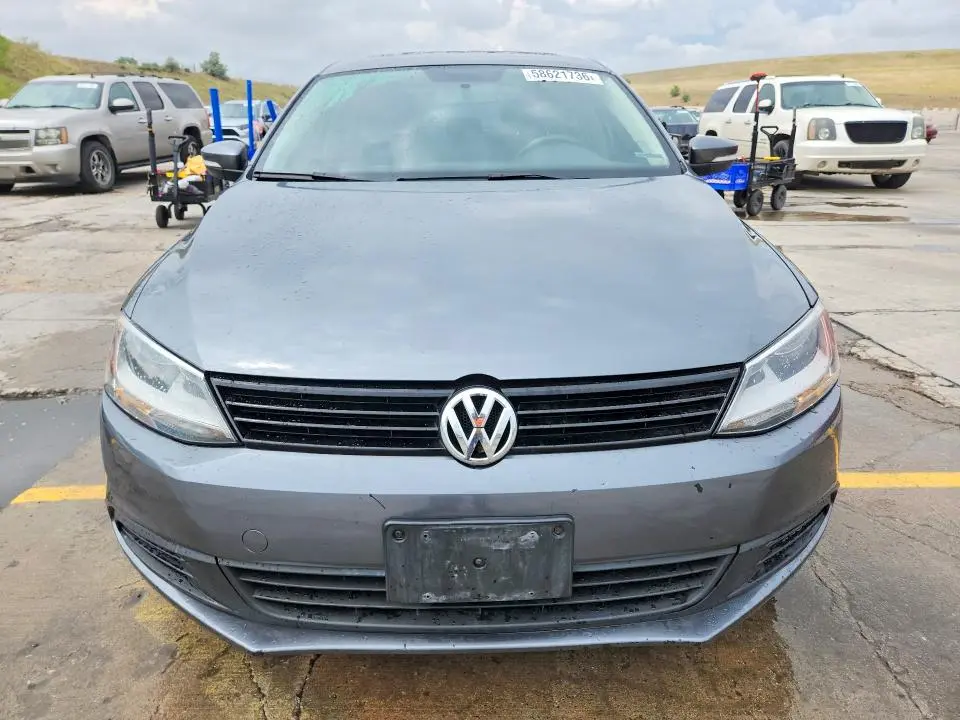 2012 VOLKSWAGEN JETTA SE  