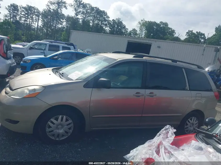 2010 TOYOTA SIENNA LE