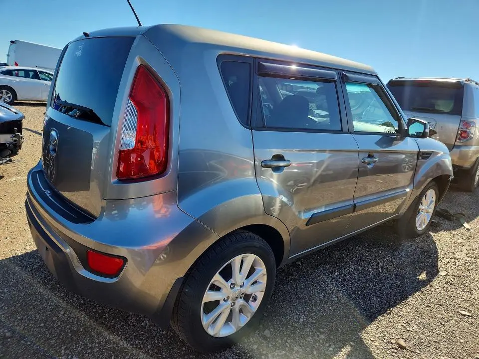 2013 KIA SOUL +  