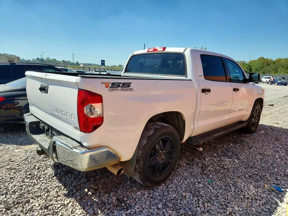 2016 TOYOTA TUNDRA CREWMAX SR5  