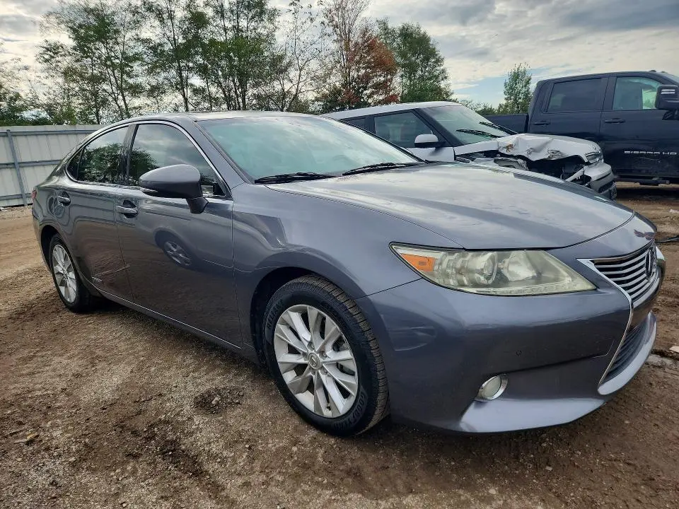 2013 LEXUS ES 300H  