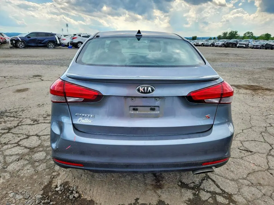 2018 KIA FORTE S  