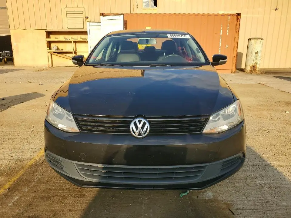 2012 VOLKSWAGEN JETTA SE  