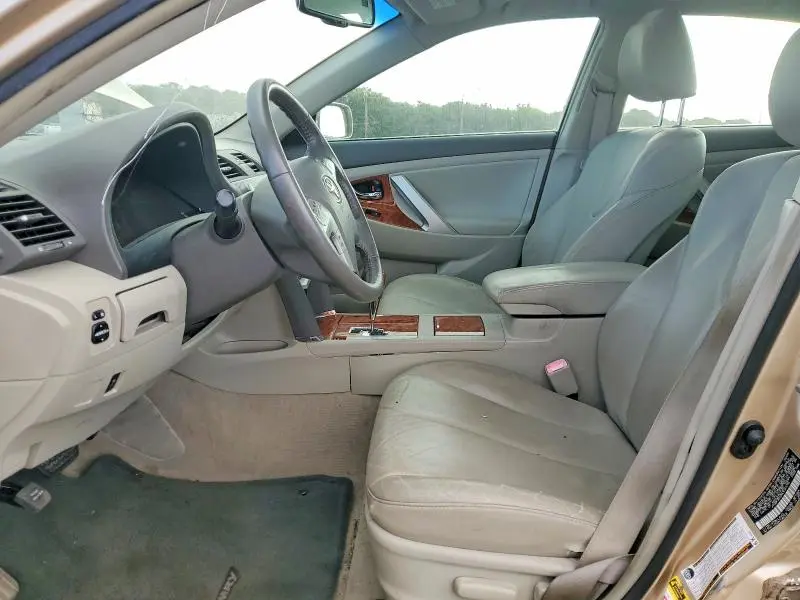 2010 TOYOTA CAMRY SE  