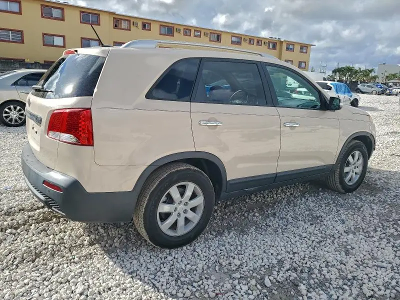 2011 KIA SORENTO BASE  
