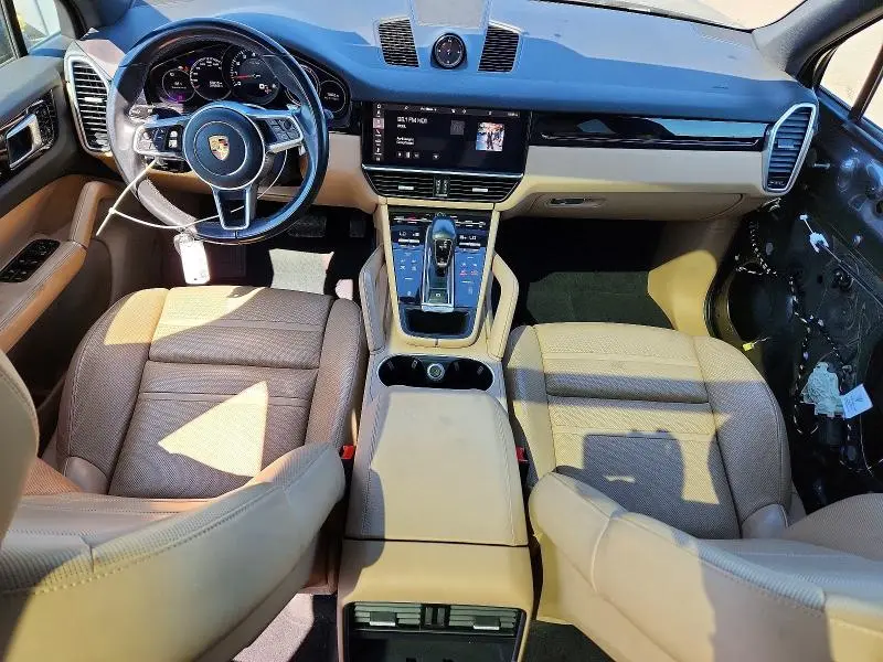 2021 PORSCHE CAYENNE   