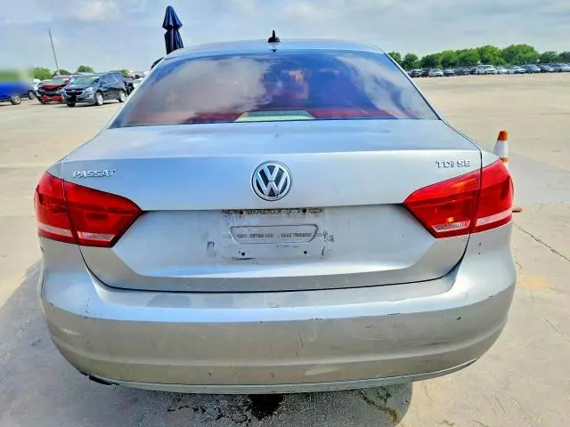 2013 VOLKSWAGEN PASSAT SE  