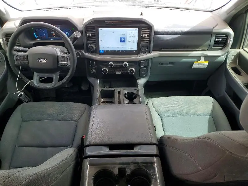 2025 FORD F150 XLT  