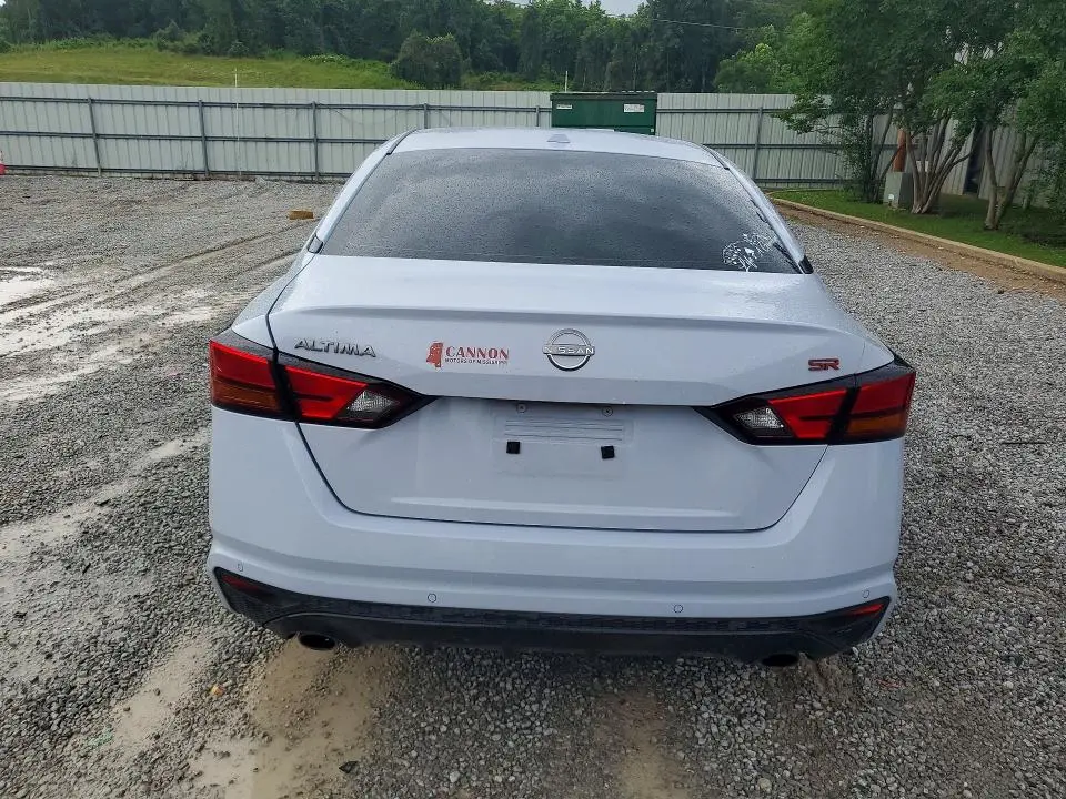 2024 NISSAN ALTIMA SR  