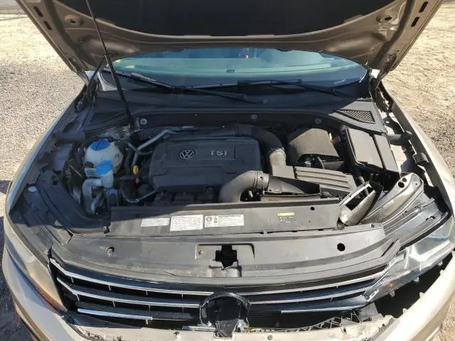 2016 VOLKSWAGEN PASSAT SE  