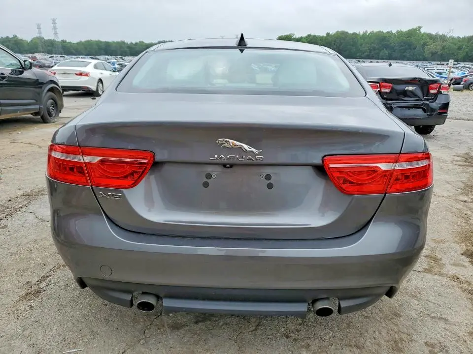 2018 JAGUAR XE PREMIUM  