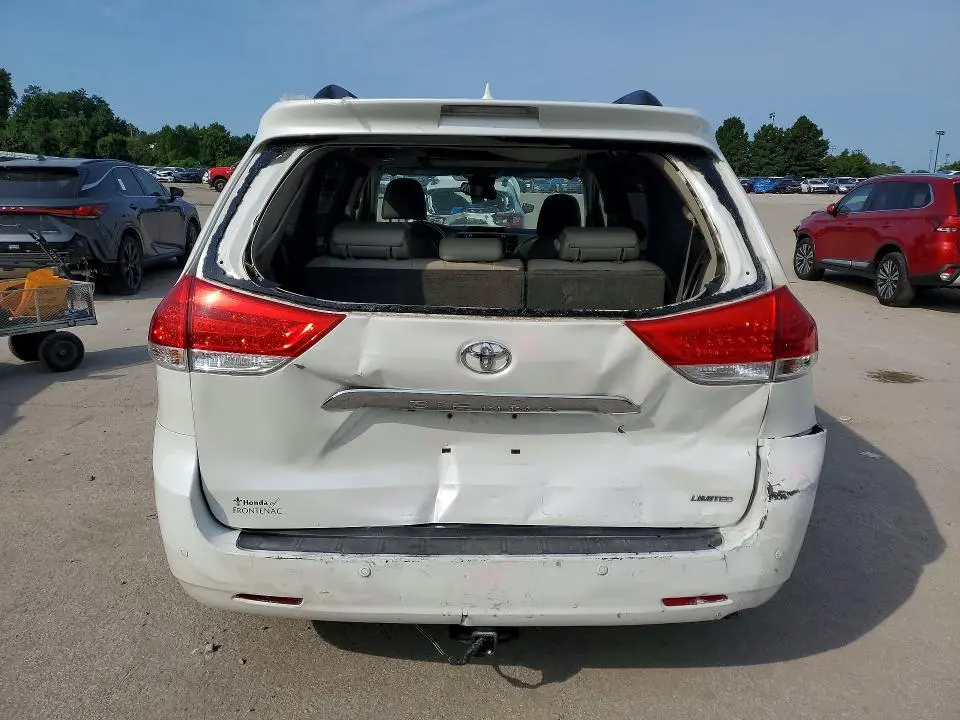 2011 TOYOTA SIENNA LIMITED 7-PASSENGER  