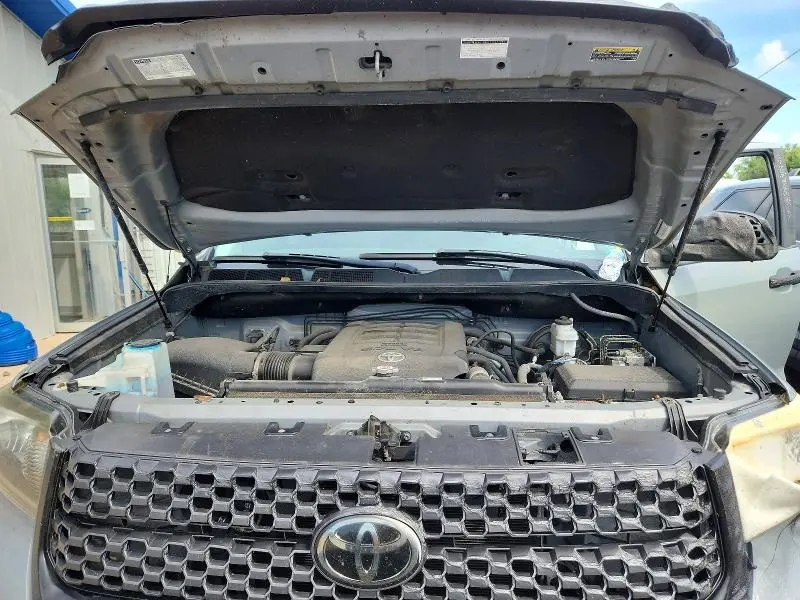 2018 TOYOTA TUNDRA CREWMAX SR5  
