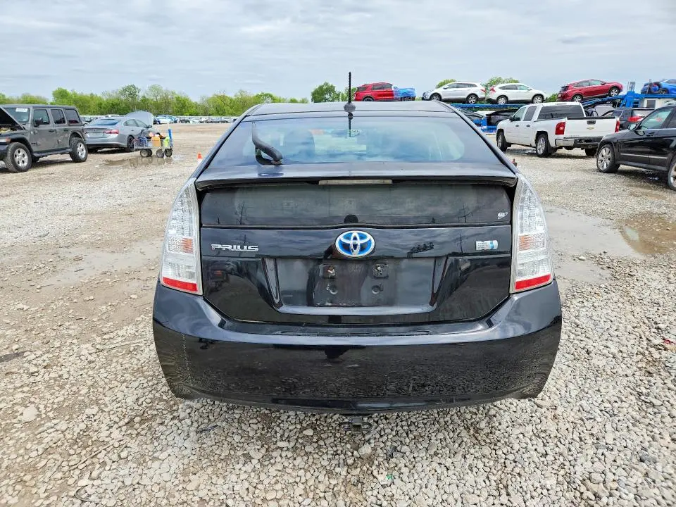 2010 TOYOTA PRIUS III  