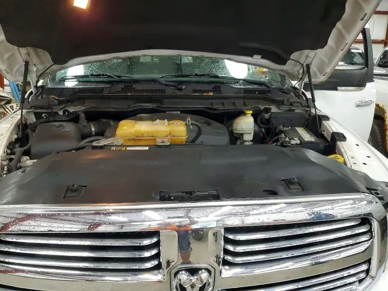 2016 RAM 1500 SLT  