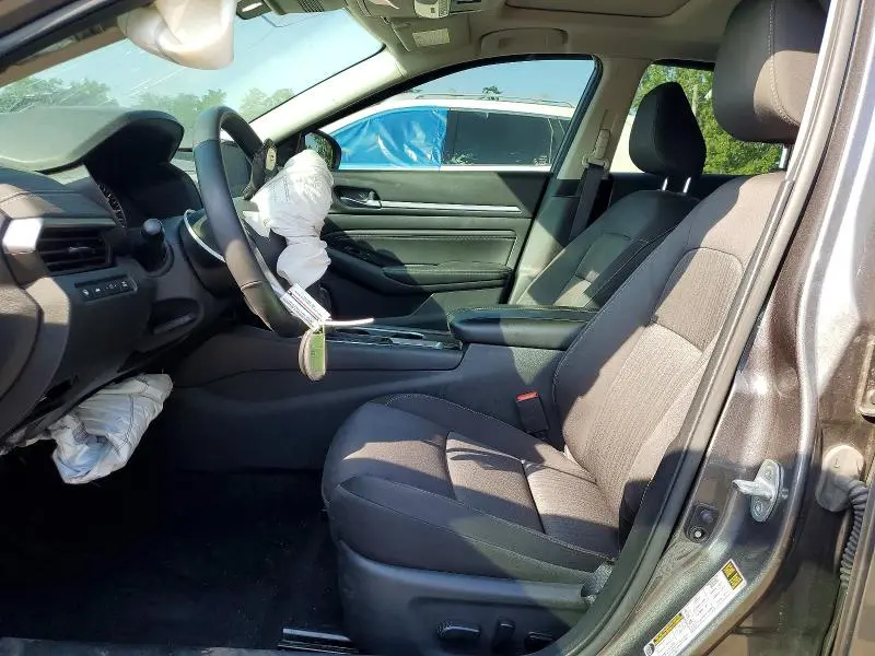2021 NISSAN ALTIMA SV  