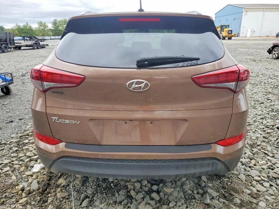 2017 HYUNDAI TUCSON SE  