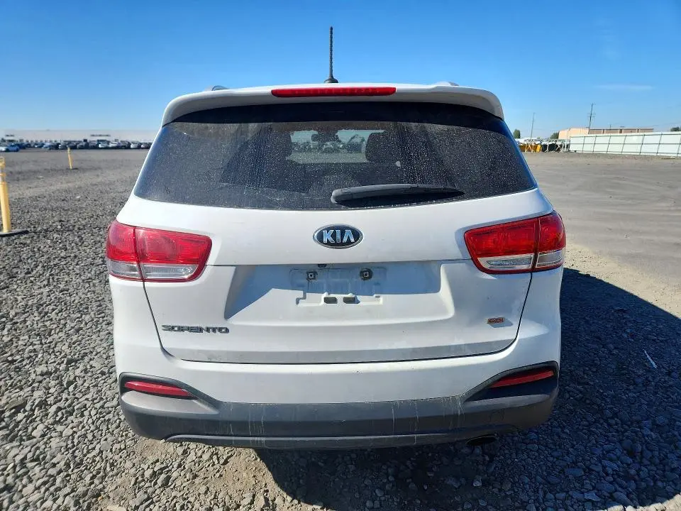 2016 KIA SORENTO LX  