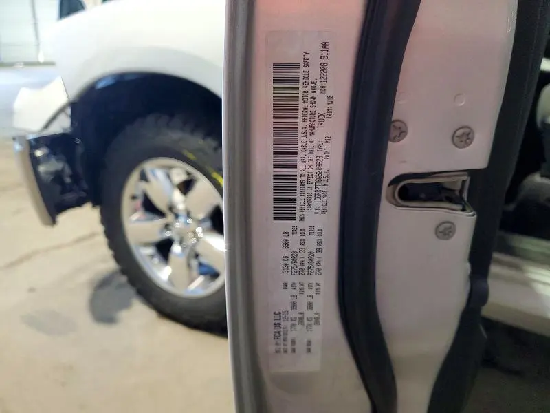 2016 RAM 1500 SLT  