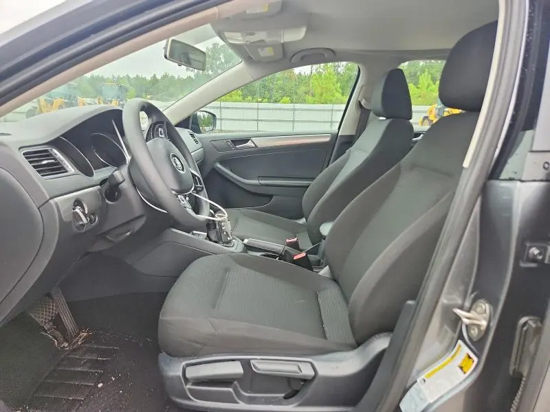 2016 VOLKSWAGEN JETTA SE  