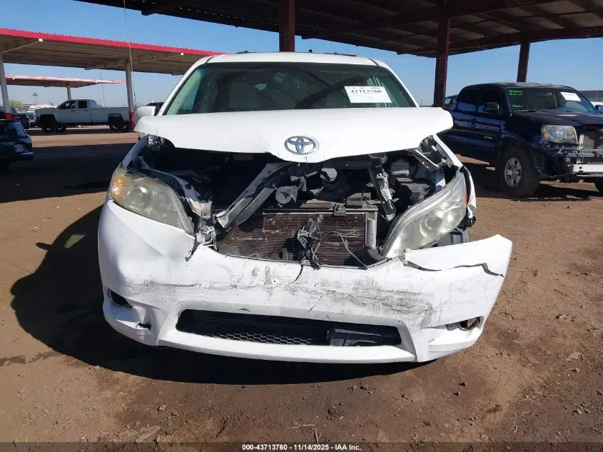 2013 TOYOTA SIENNA LE V6 8 PASSENGER