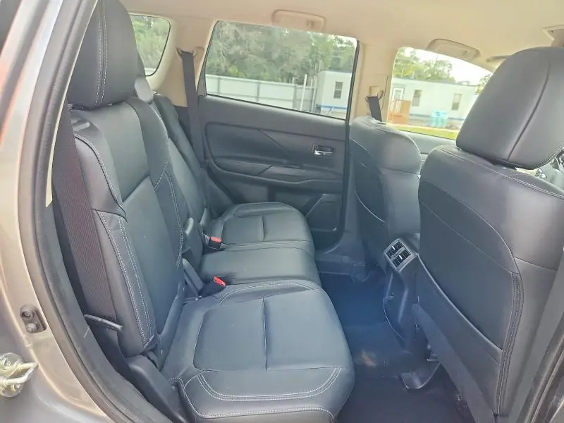 2020 MITSUBISHI OUTLANDER SE  
