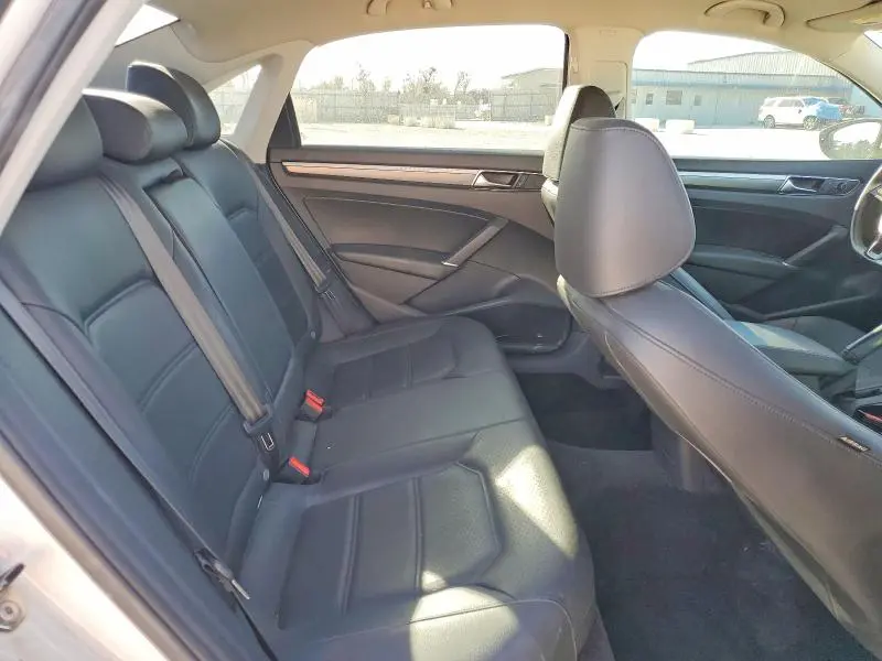 2017 VOLKSWAGEN PASSAT R-LINE  