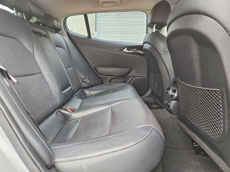 2018 KIA STINGER BASE  