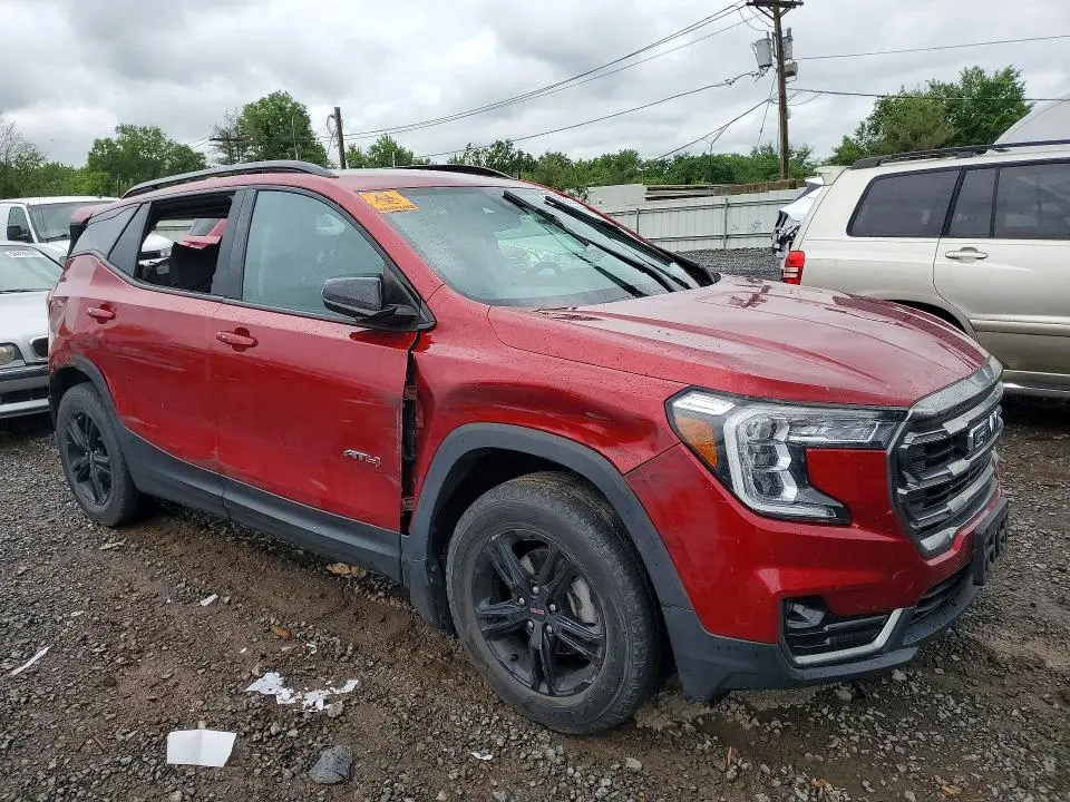2022 GMC TERRAIN AT4  