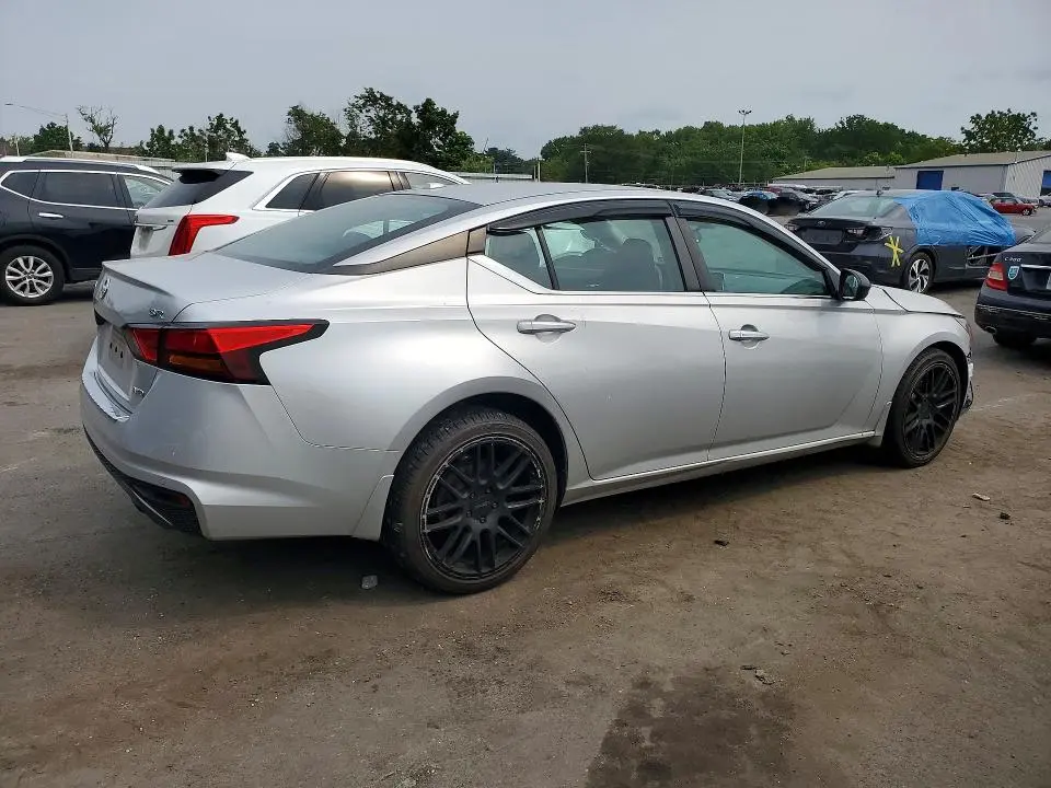 2020 NISSAN ALTIMA SR  