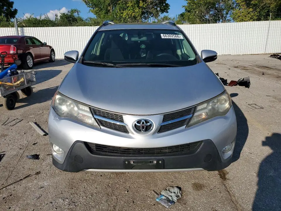 2015 TOYOTA RAV4 XLE  