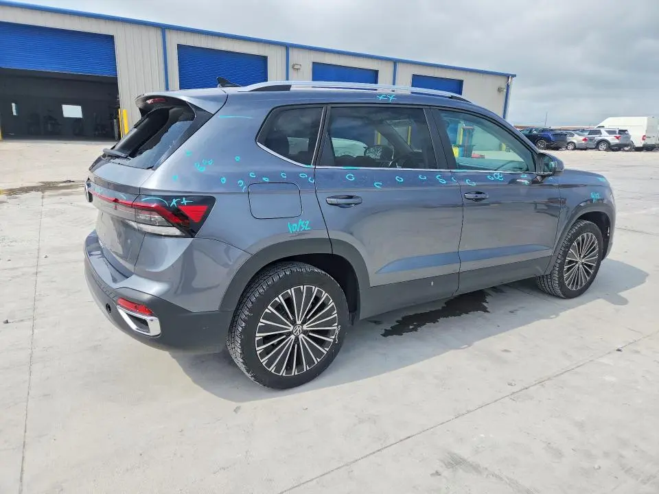 2025 VOLKSWAGEN TAOS SE  