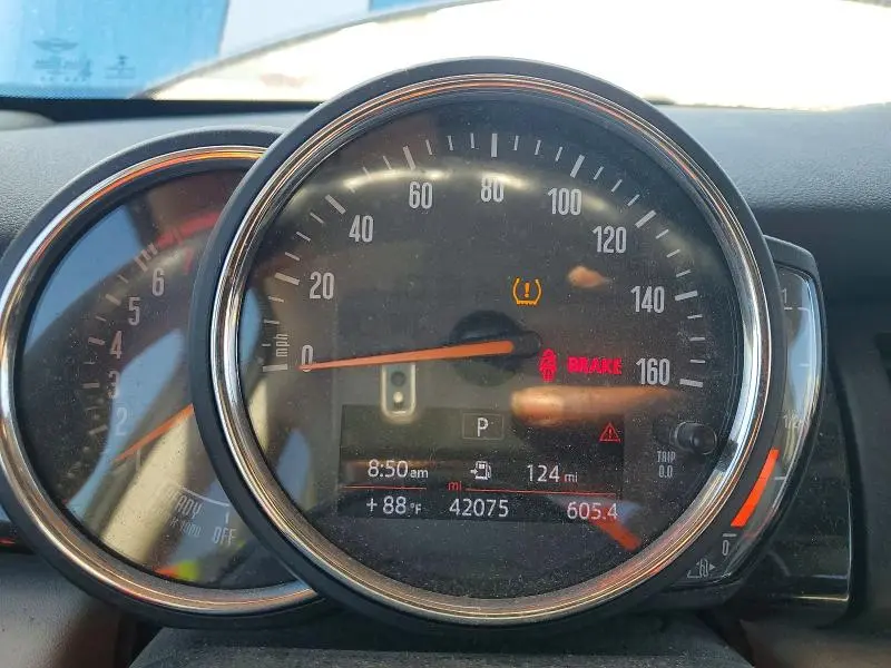 2019 MINI COOPER   