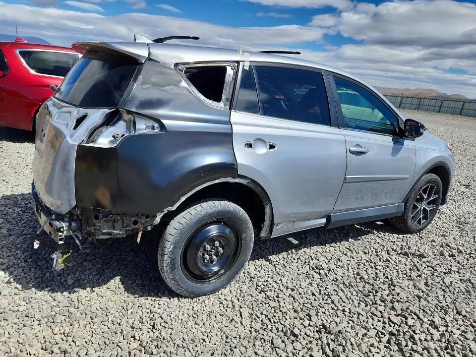 2017 TOYOTA RAV4 SE  