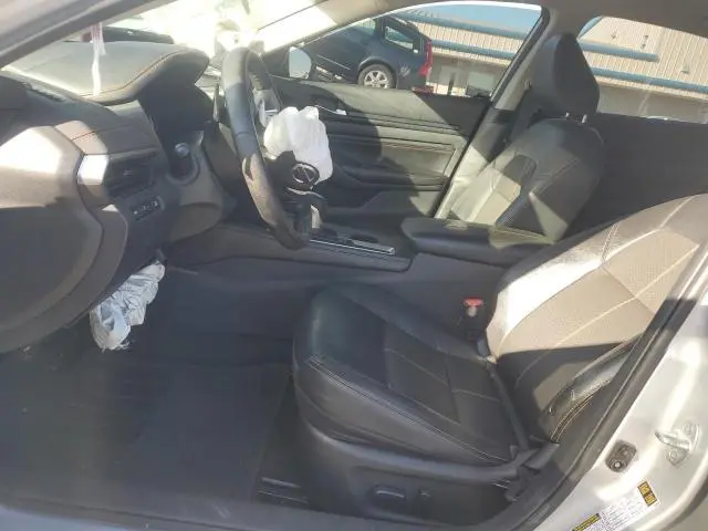 2022 NISSAN ALTIMA SR  