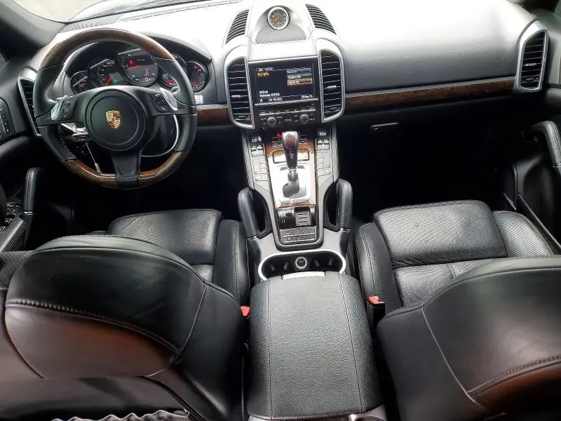 2013 PORSCHE CAYENNE   