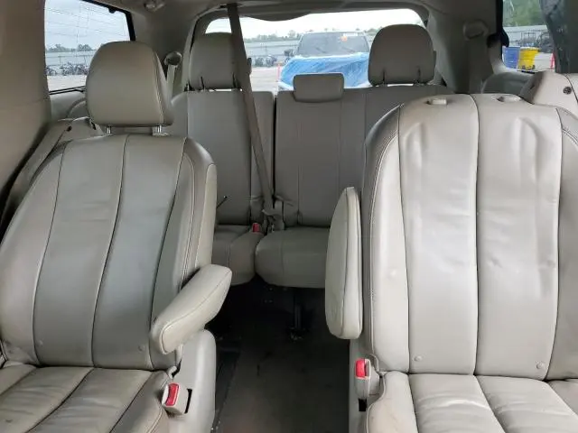 2012 TOYOTA SIENNA XLE  