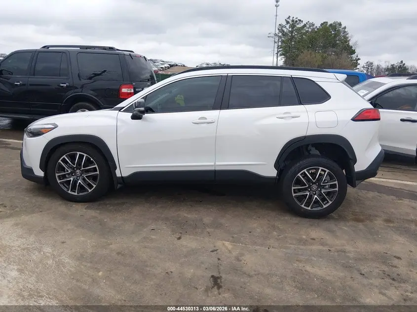 2026 TOYOTA COROLLA CROSS XLE