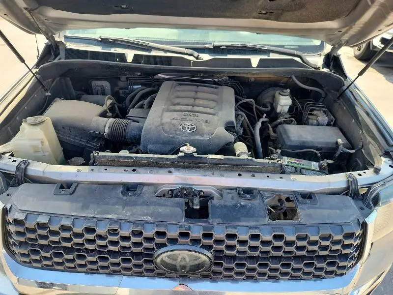 2018 TOYOTA TUNDRA CREWMAX SR5  