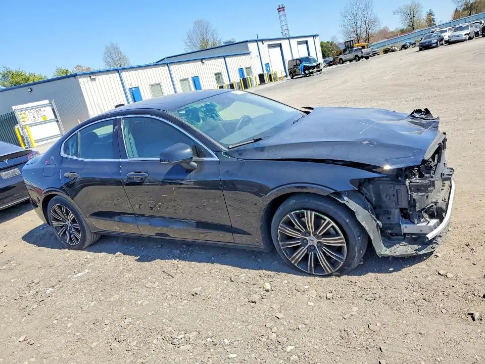 2022 VOLVO S60 B5 INSCRIPTION  