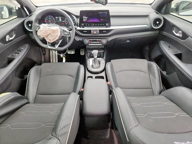 2024 KIA FORTE GT LINE  