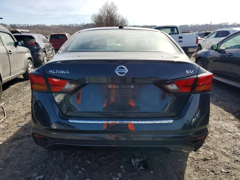 2022 NISSAN ALTIMA SV  