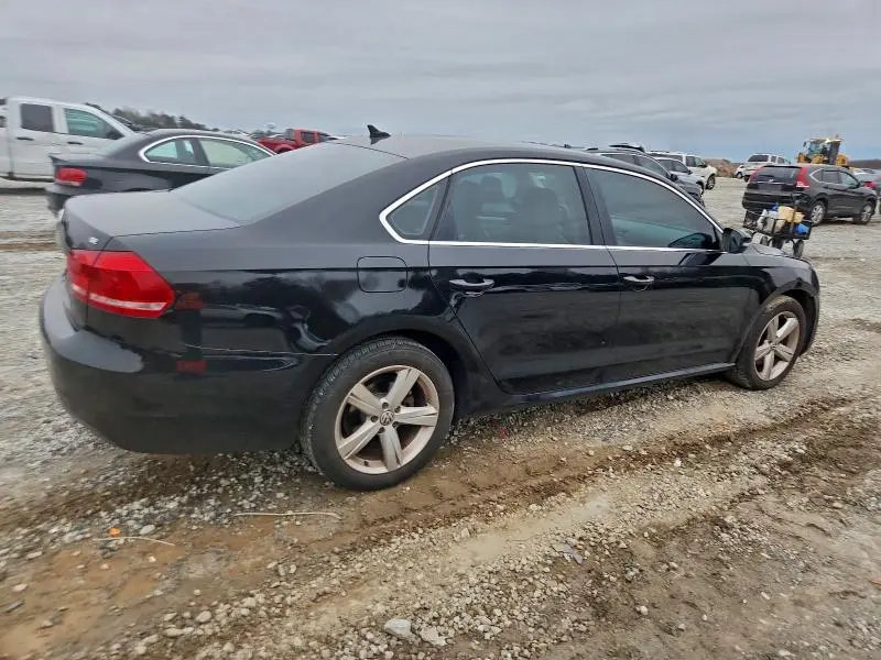 2013 VOLKSWAGEN PASSAT SE  