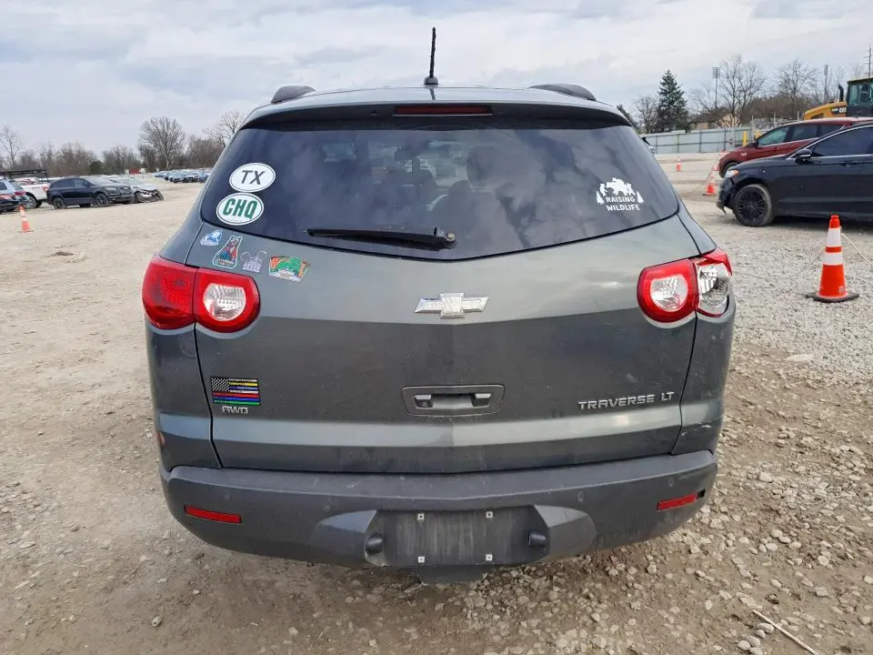 2011 CHEVROLET TRAVERSE LT  